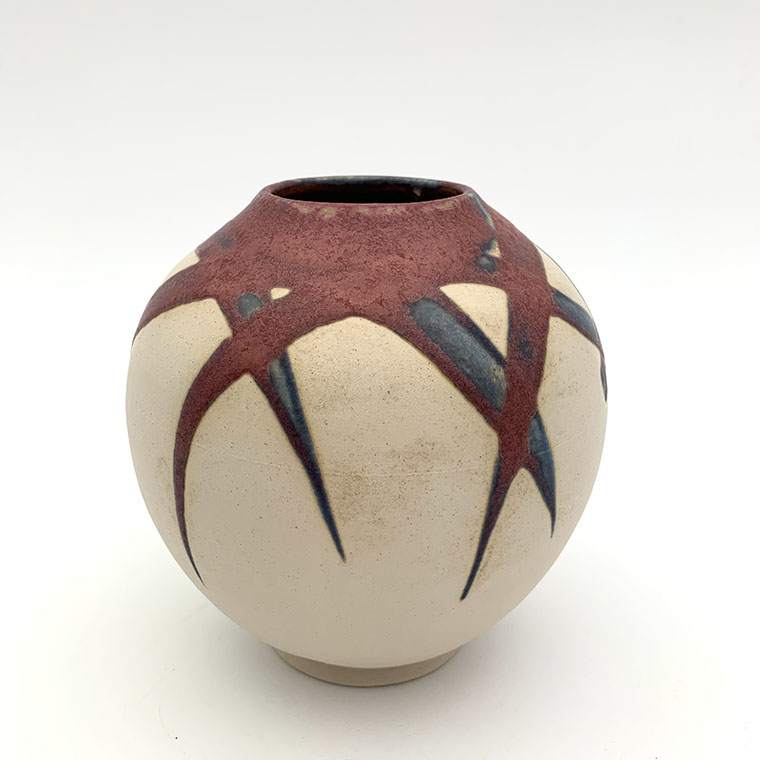Pink Flash Organic Form Pink Flash Organic Form produced by Nigel Hoyle Ceramics as a commission one-off piece.